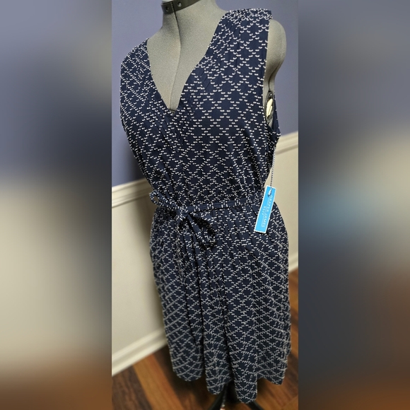 Draper James Dresses & Skirts - Draper James Navy and White Printed Sleeveless Tie-Waist Midi Dress